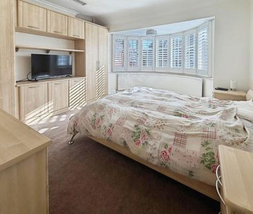 4 bedroom semi-detached house to rent - Photo 5