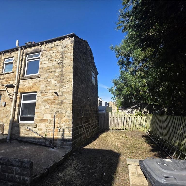 2 bedroom end of terrace house to rent - Photo 1