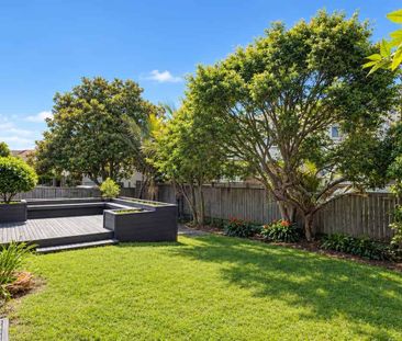 Room for the Whole Family, a Short Walk from St Heliers Beach - Photo 3