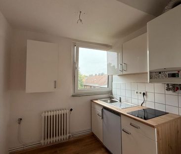 Wohnen unter dem Dach, ruhig und zentral - Photo 1