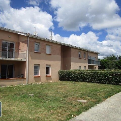Location Appartement 2 pièces 47m² CASTELSARRASIN 82100 - Photo 1