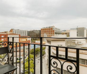 Room in a shared 4-bedroom apartment for rent in La Sagrada Família. - Photo 2