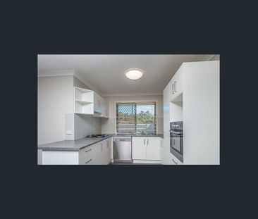 Low Set Townhouse - Photo 5
