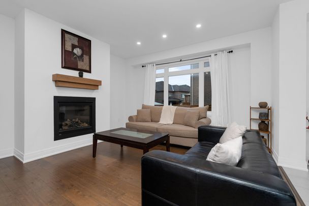 For Lease - 20 Paddington Grove, Barrie, Ontario - Photo 1