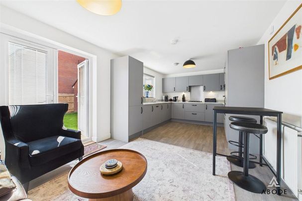 4 bedroom detached house to rent - Photo 1