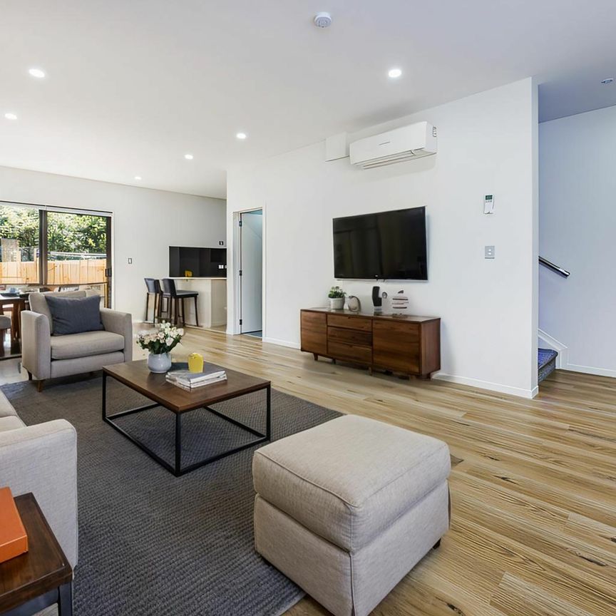 1A Bennett Road Pakuranga - Near New Luxury Townhouse - Photo 1