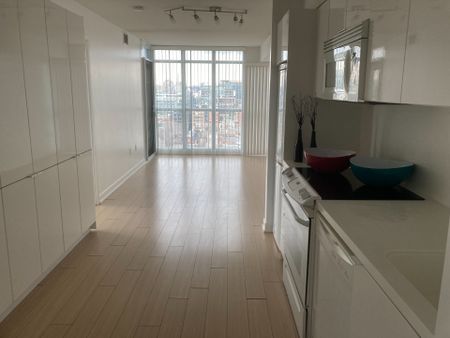 For Lease - 15 Iceboat Terrace Unit# 1612, Toronto, Ontario - Photo 4