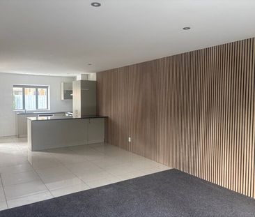 MODERN TOWNHOUSE – RICCARTON – 3 BEDROOMS - Photo 4