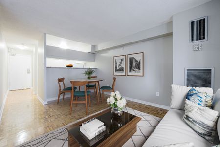 Bachelor Apartment - Photo 2