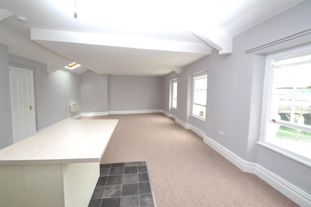 4 bedroom apartment to rent - Photo 1