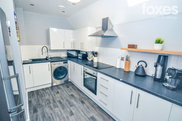 2 bed flat to rent in Tregonwell Close, Bournemouth, Dorset, BH2 - Photo 1