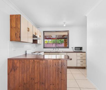 Neat & Tidy home with great size yard - Photo 6