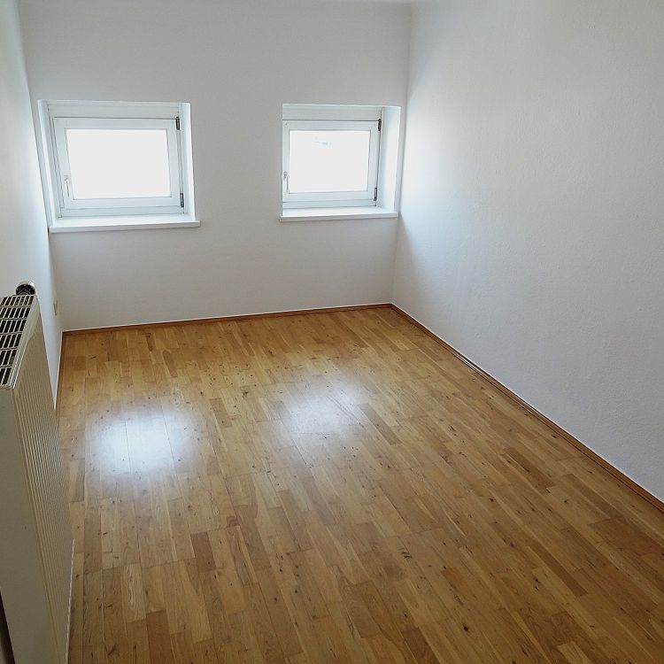 Gemütliche, geräumige und sonnige Maisonette-Mietwohnung mit guter Raumaufteilung …! - Photo 1