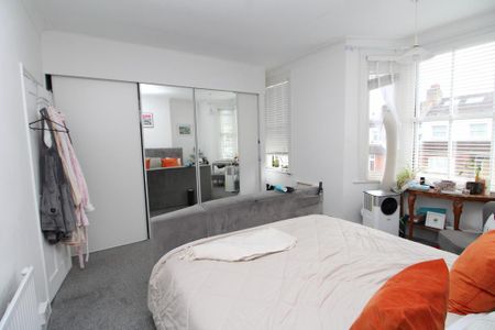 3 bedroom terraced house to rent - Photo 2