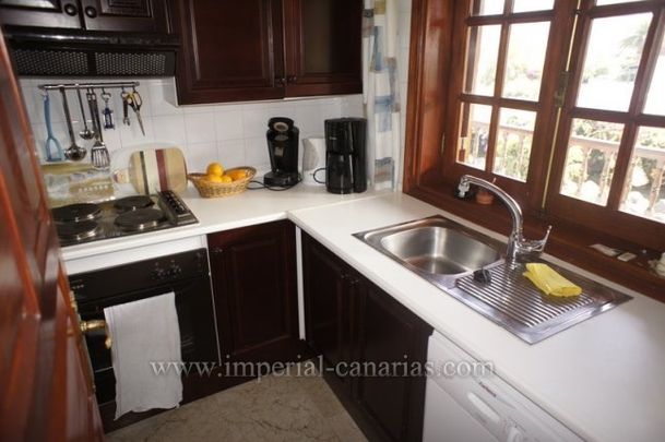 Soleado apartamento con gran Terraza en edificio tranquilo con piscina climatizada - Photo 1