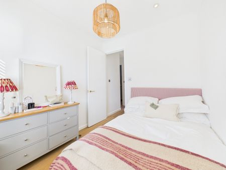 3 Bed Flat, Priory Terrace, NW6 - Photo 3