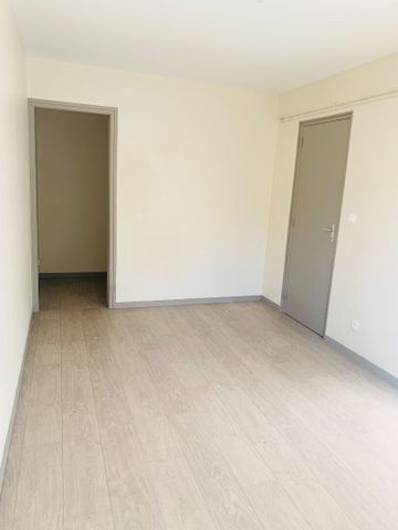 A LOUER Appartement 50000 Saint-Lô 1 chambre 45.67 m² - Photo 4
