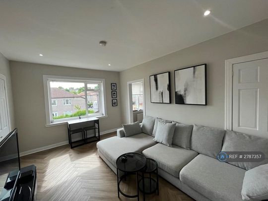 3 bedroom flat to rent - Photo 1