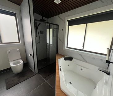 Stunning Home on Vincent Road - Photo 5