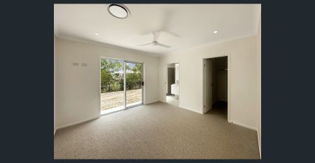 Brand New Family Home in a Pindari Rise! - Photo 4