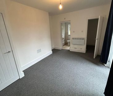 2 Bed Flat, Greenheys Road, L8 - Photo 2