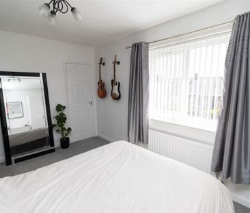 2 bedroom semi-detached house to rent - Photo 5