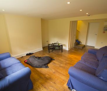 Victoria Road, Hyde Park, LS6 1DR, Leeds - Photo 4