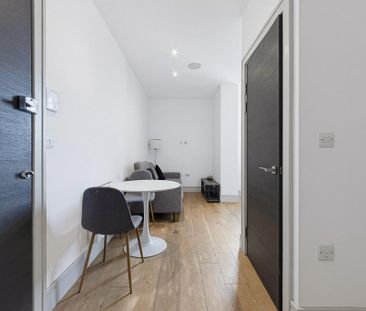 Studio to rent - Photo 2