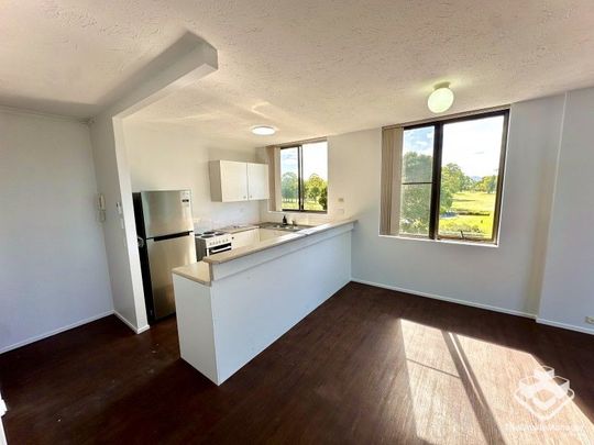 1 Bed | 1 Bath Apartment â Prime Clear Island Waters Location - Photo 1