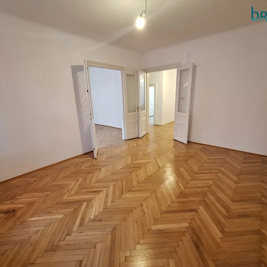Sehr zentral und ruhig gelegen mit Balkon - Stilaltbau Weyringergasse - unbefristet - Photo 1