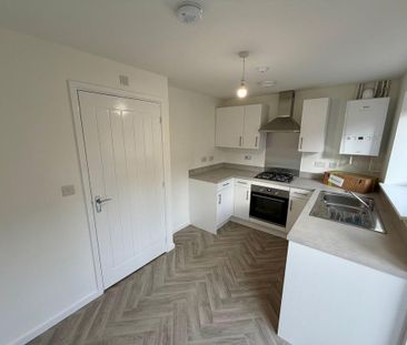 3 bedroom semi-detached house to rent - Photo 3