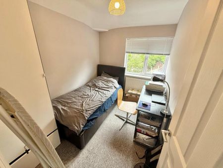 3 bedroom end of terrace house to rent - Photo 5