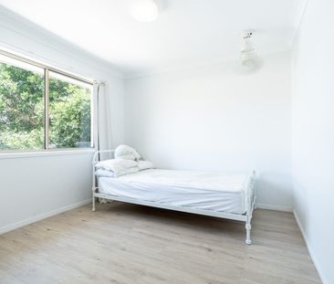 New Renovated Modern Three-Bedroom Townhouse - Photo 2