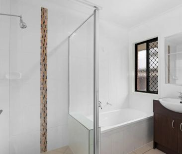 Three Living Areas - Photo 5