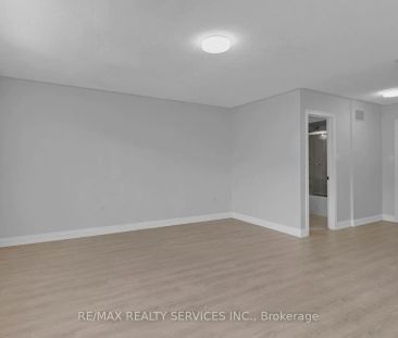 107 FRENCHPARK CIRCLE - Photo 1