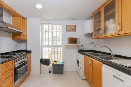 Double Room with Balcony in Valencia - Photo 4