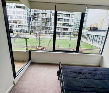 3 Bedrooms 2 Bathrooms - Photo 4