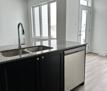 For Lease - 56 Forestwalk Street, Kitchener, Ontario - Photo 6