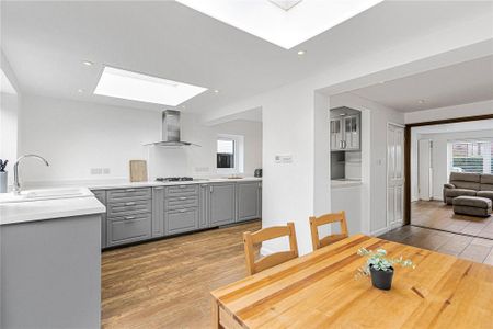 3 bedroom detached house to rent - Photo 5