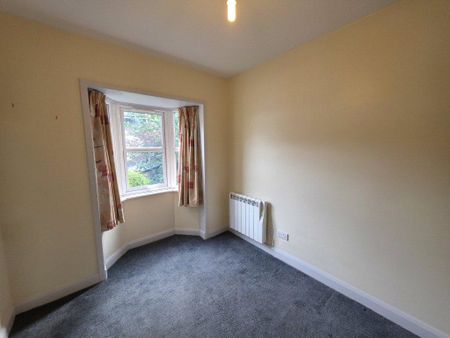 3 bedroom end of terrace house to rent - Photo 2