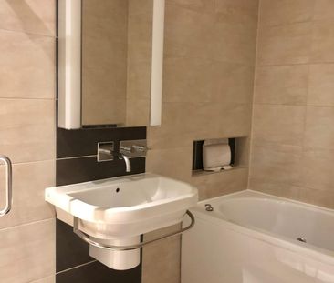 Executive detached property in amazing area! 01STMI - Room 6 - Photo 5