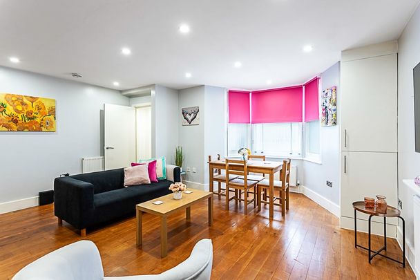 2 Bed Flat, St. John's Hill, SW11 - Photo 1