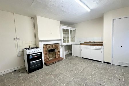 2 bedroom terraced house to rent - Photo 2