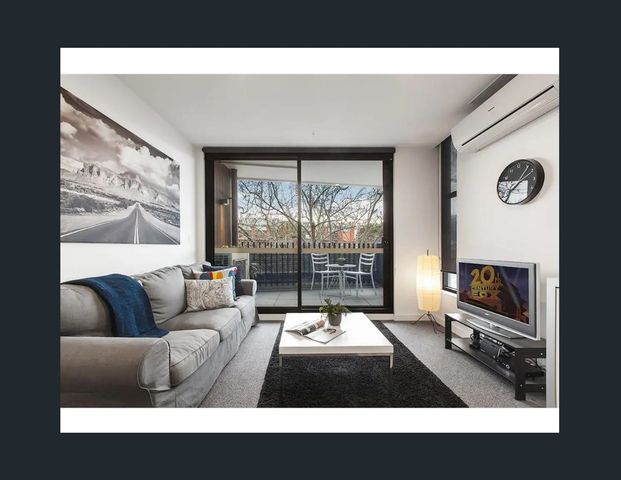 Modern 2-Bed Apartment in Trendy Collingwood | Fully Furnished | All Bills Included | Short-Term Leases Available - Photo 1