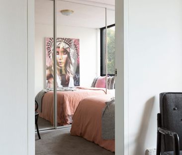 Balcony + parking + ultimate privacy - Photo 6