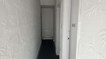 Hammond Road, Southall, UB2 - Photo 3