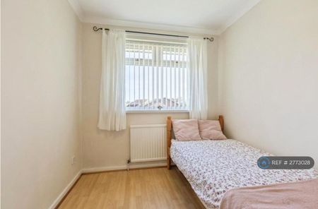 3 bedroom terraced house to rent - Photo 2