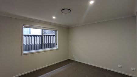 7 Horizon Loop, Oran Park NSW 2570 - House For Rent | Domain - Photo 2