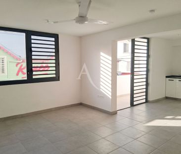 Location Appartement 31.7m² 1 pièce Fort de france - Photo 1