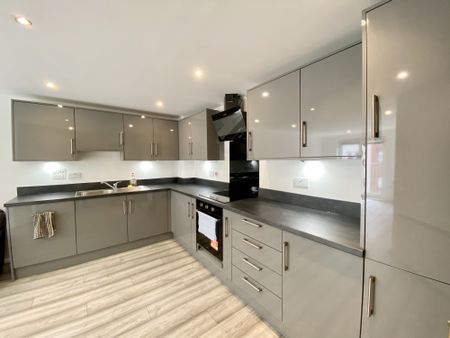 5 Elmira Way, SALFORD - Photo 5